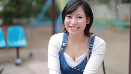 Young MILF G-Cup First Time