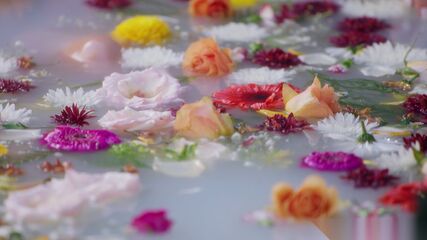 Hot Spa Lesbian Pussy