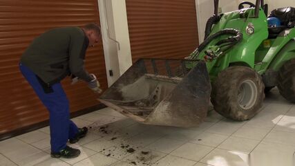 Hot Redhead Piss Fun